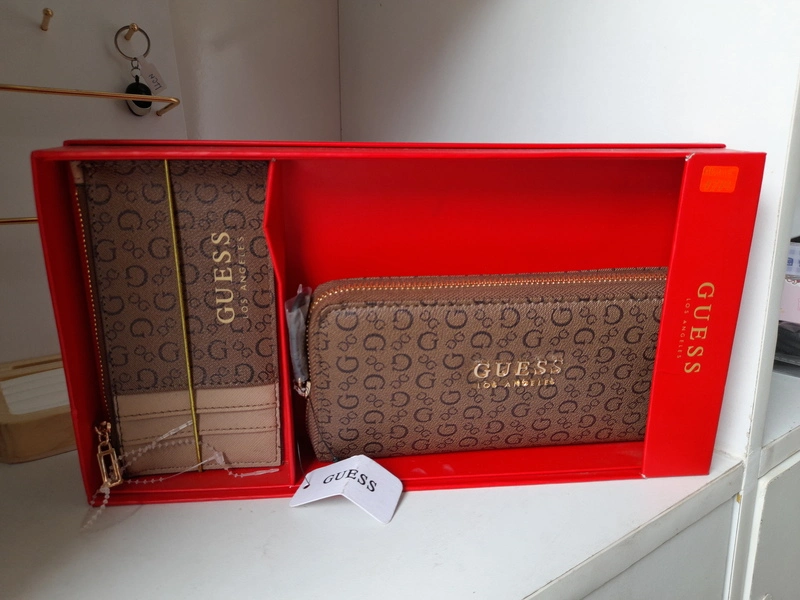 Set Cartera y Tarjetero Guess